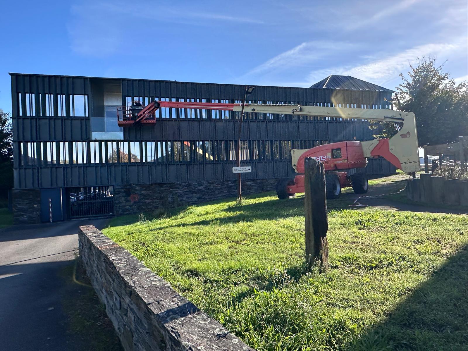 Nettoyage vitre avec nacelle